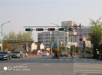 交通标志杆